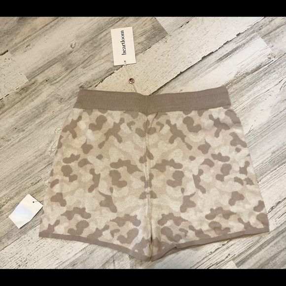 Heartloom Shorts Medium NWT - Picture 4 of 4